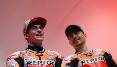 Marc M¨¢rquez y Jorge Lorenzo en la presentaci¨®n de Repsol Honda.
