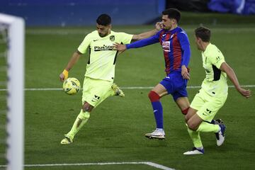 Luis Suárez empató el partido. 1-1.