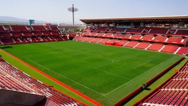 Ayuntamientos y clubes, amores mal avenidos