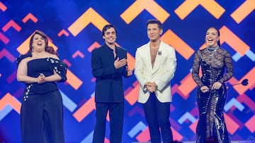 Presentadores durante la gala final del Benidorm Fest 2026, a 14 de febrero de 2026, en Benidorm, Alicante, Comunidad Valenciana (España). Tras las dos semifinales, celebradas el 10 y 12 de febrero, llegan a esta gala 12 finalistas de entre los que se elige al ganador, que este año recibirá un premio en metálico de 150.000 euros, una dotación incorporada a partir de la edición de 2026 para impulsar la carrera musical del vencedor, con una parte destinada al intérprete y otra a los compositores del tema.
Joaquín P. Reina / Europa Press
14/02/2026