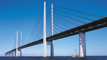 El mastodóntico puente de 4.100 millones de euros sobre el lago de la OTAN donde te cobran 31 euros por poner un pie en él