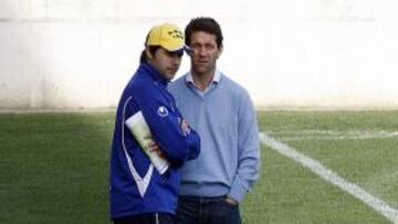 <b>A CONTRARRELOJ. </b>Planes y Pochettino, en una imagen del curso pasado, reunidos en Sant Adrià.