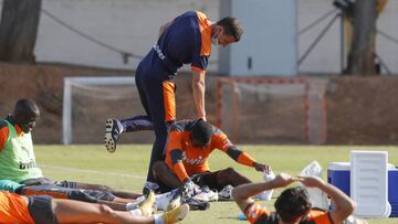 Kondogbia y Javi Gracia.