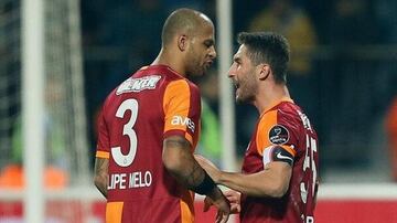 Felipe Melo nunca ha sido conocido por tener buen carácter. En esta ocasión, durante un partido de la liga de  Turquía le gritó a su compañero Sarioglu, quien se molestó y terminó intentando agarrarlo por el cuello y la cara. Melo se zafó y finalmente el árbitro intervino para detener la pelea.