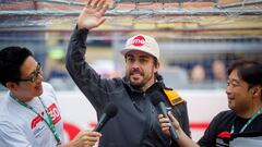 Fernando Alonso en su despedida de McLaren durante el GP de Jap&oacute;n.