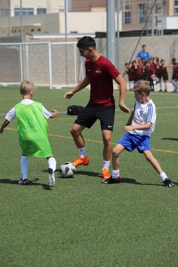 Ferran, con los niños.