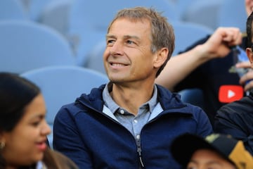 Jürgen Klinsmann estuvo presente para este partido en Los Angeles. Siempre atento a partidos especiales en USA.