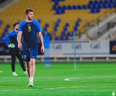El Al Nassr frena el fichaje de Laporte