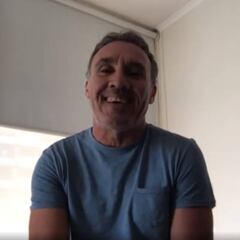 "Hacen bien su juego": Espina cuenta cómo actúan los representantes para ofrecer a su DT