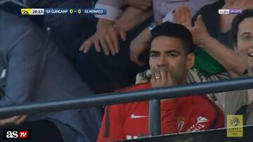 La reacción de Falcao por la 'atajada' de un defensa del Mónaco