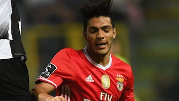 El campeón portugués acabó el campeonato con un empate. El atacante mexicano jugó 30 minutos.