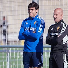 Fran Escribá espera a Iván Azón frente al Málaga