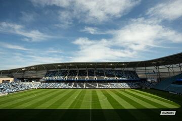 Minnesota United inaugurated their new stadium with a 3-3 draw against New York City FC with the stunning field amazing the fans.