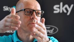 Dave Brailsford durante una rueda de prensa en la segunda jornada de descanso del Tour de Francia. El director del Sky comparecer&aacute; en el Parlamento para hablar de los recientes episodios de dopaje y de los TUE.