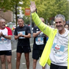 Martín Fiz, Joseba Beloki y Juanito Oiarzabal, juntos en Vitoria para apadrinar una causa benéfica
