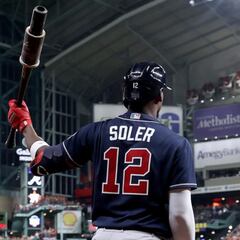 Why is the MLB close to a lockout? What are the key issues?