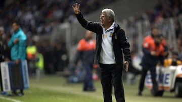 Ricardo Ferretti defendió a 'Chicharito' y mexicanos en Europa