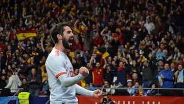 El centrocampista del Real Madrid, Isco Alarc&oacute;n, celebrando un gol con Espa&ntilde;a.