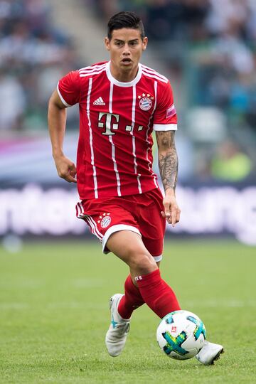 El volante James Rodríguez se estrenó con la camiseta del Bayern Múnich. El colombiano jugó los 45 minutos de la final de la Telekom Cup que ganó su equipo 2-0 sobre el Werder Bremen y participó en el primer gol de Thomas Müller.