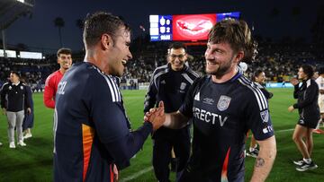 Anders Dreyer agradece a sus compañeros por ser el Jugador de la Semana