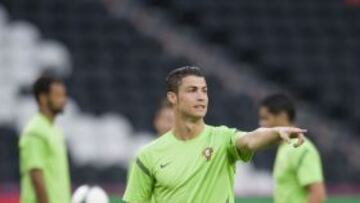 Para el astro argentino, la actuación de Cristiano con Portugal en la Euro está siendo tan determinante que " se merece una estatua en Lisboa".