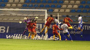 El Zaragoa encaja su segundo gol en El Toral&iacute;n.