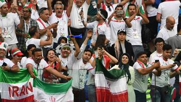 Los aficionados iran&iacute;es ya estaban ayer en Kaz&aacute;n animando el ambiente para el partido de hoy contra Espa&ntilde;a.