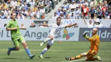 Con este gol, Giovani dos Santos se estren&oacute; en la MLS.