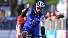 Fernando Gaviria demuestra su categoría como sprinter en la Tirreno Adriático