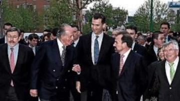 <b>EL REY VOLVERÁ A VER AL GETAFE</b> El Calderón estará presidido por los Reyes. Junto a ellos, la ministra de Educación, Política Social y Deporte, Mercedes Cabrera, y el secretario de Estado para el Deporte, Jaime Lissavetzky.