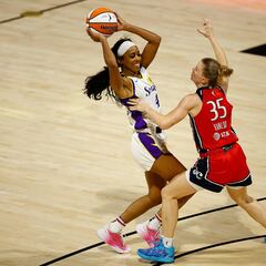 Has a WNBA team ever gone winless in a regular season? Which franchise has the fewest wins?