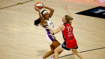 With Caitlin Clark and the Indiana Fever still in search of their first win, many are wondering who has lost the most games in the WNBA. Let’s take a look.