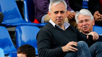 Fútbol, Universidad Católica v Palestino.
Décima fecha, campeonato de Apertura 2015.
El representante de jugadores, Fernando Felicevich, asiste al partido de primera división entre Universidad católica y Palestino disputado en el estadio San Carlos de Apoquindo de Santiago, Chile.
25/10/2015
Andrés Piña/Photosport*********
Football, Universidad Católica v Palestino.
Tenth date, Aperture Championship 2015.
Players manager, Fernando Felicevich, attends to the first division football match between Universidad Catolica and Palestino at the San Carlos de Apoquindo stadium in Santiago, Chile.
25/10/2015
Andres Pina/Photosport