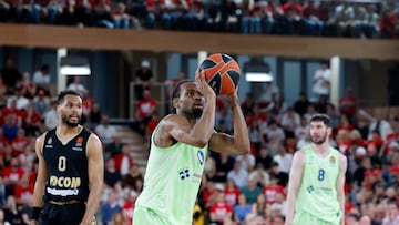 MONACO (Monaco), 06/05/2025.- Kevin Punter of Barcelona in action during the Euroleague playoff game 5 basketball match between AS Monaco and FC Barcelona, in Monaco, 06 May 2025. (Baloncesto, Euroliga) EFE/EPA/SEBASTIEN NOGIER