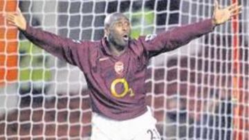 <b>HARTO. </b>Campbell no pasa una buena racha deportiva ni personal.