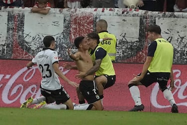 El delantero del equipo burgalés demostró que si sales de revulsivo es para aprovechar tus oportunidades. En el sitio adecuado hizo el tanto decisivo ante el Sporting.