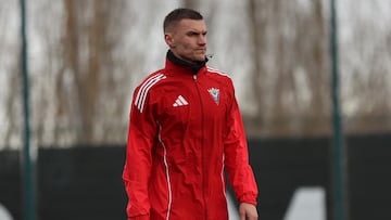 Maras, en su primer entrenamiento con el Mirandés.