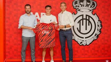 Javi Llabrés renueva hasta 2026