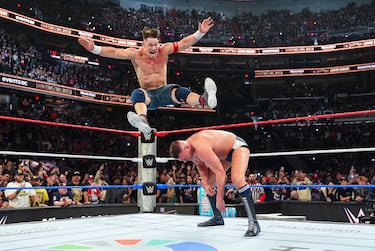 Se graduó en 1998 en Fisiología del Ejercicio en el Springfield College de Massachusetts.