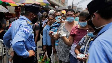 Este viernes 3 de abril, el gobierno de Honduras ordenó a las autoridades locales del país buscar terrenos en que se puedan ocupar como posibles fosas comunes.