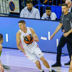 El Madrid gana el derbi y es el mejor líder de la era ACB
