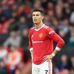 Cristiano Ronaldo signed in Gary Lineker's back garden