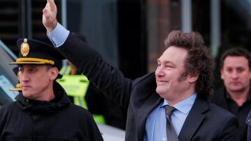 Argentina's President Javier Milei waves to supporters outside the hotel where he will stay before traveling to Antartica, in Rio Gallegos, Santa Cruz, Argentina January 5, 2024. REUTERS/Horacio Cordoba NO RESALES. NO ARCHIVES