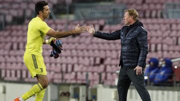 Koeman, con Buffon tras el Juve-Barça.