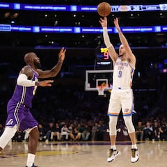 The Lakers suffer another collapse as the same costly flaws are exposed