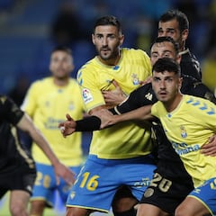 Experiencia contrastada para la zaga del Mirandés: firma a Raúl Navas