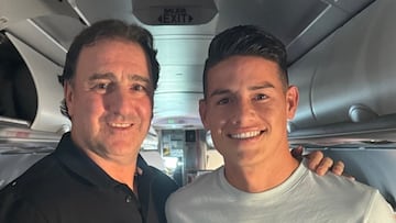James Rodríguez agradece a Néstor Lorenzo, entrenador de la Selección Colombia.