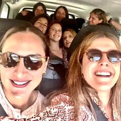 La despedida de soltera de Tamara Falcó: en muletas y con visita a la Virgen