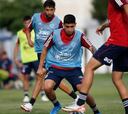 “Tuvo una vida complicada, pero tiene todo para salir de Chile; no pensé que lo llamarían tan rápido a la Roja”