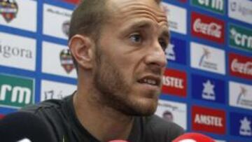 Juanlu, sobre el Atleti: "Se pesca mejor en r¨ªo revuelto"